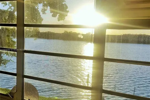 19080 NE 3rd Ct # 318, Miami FL 33179