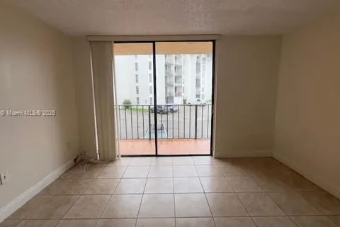 9686 Fontainebleau Blvd # 208, Miami FL 33172