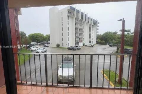 9686 Fontainebleau Blvd # 208, Miami FL 33172