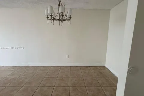 9686 Fontainebleau Blvd # 208, Miami FL 33172