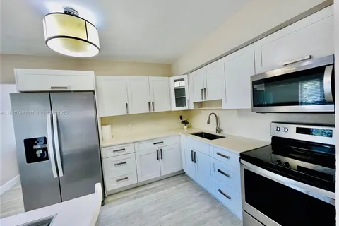 1002 S 27th Ave, Hollywood FL 33020