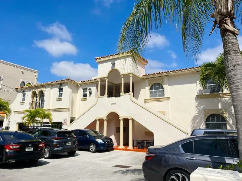 131 Antiquera Ave # 4, Coral Gables FL 33134