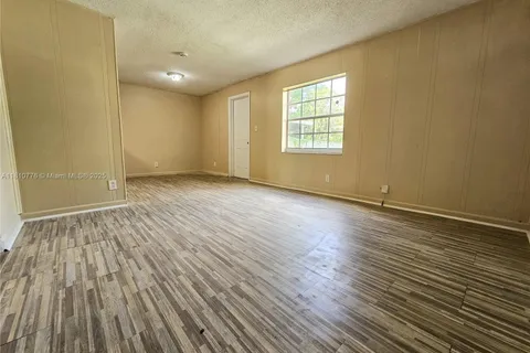 1354 Seaview, North Lauderdale FL 33068