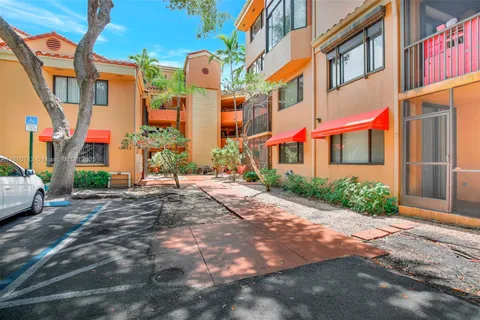 15535 N Miami Lakeway N # 106, Miami Lakes FL 33014