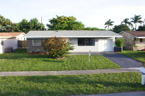 9040 NW 26th Place Sunrise Golf Village, Sunrise FL 33322