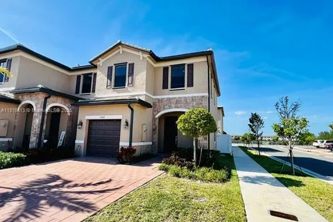 3309 W 111th St, Hialeah FL 33018