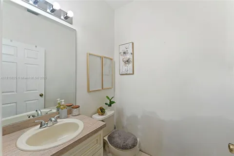 6421 Lake Tern Ln, Coconut Creek FL 33073