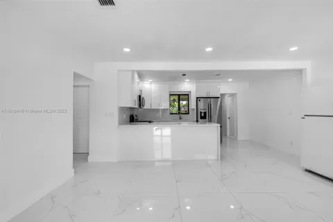 1010 NE 140th St, North Miami FL 33161