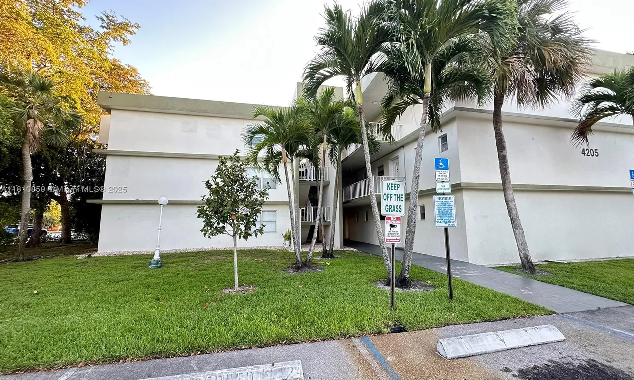 4205 N University Dr # 308, Sunrise FL 33351