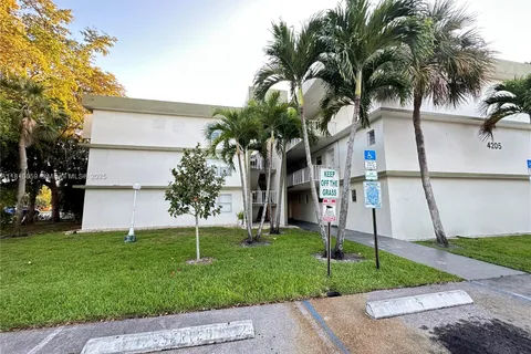 4205 N University Dr # 308, Sunrise FL 33351