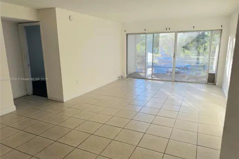 4205 N University Dr # 308, Sunrise FL 33351