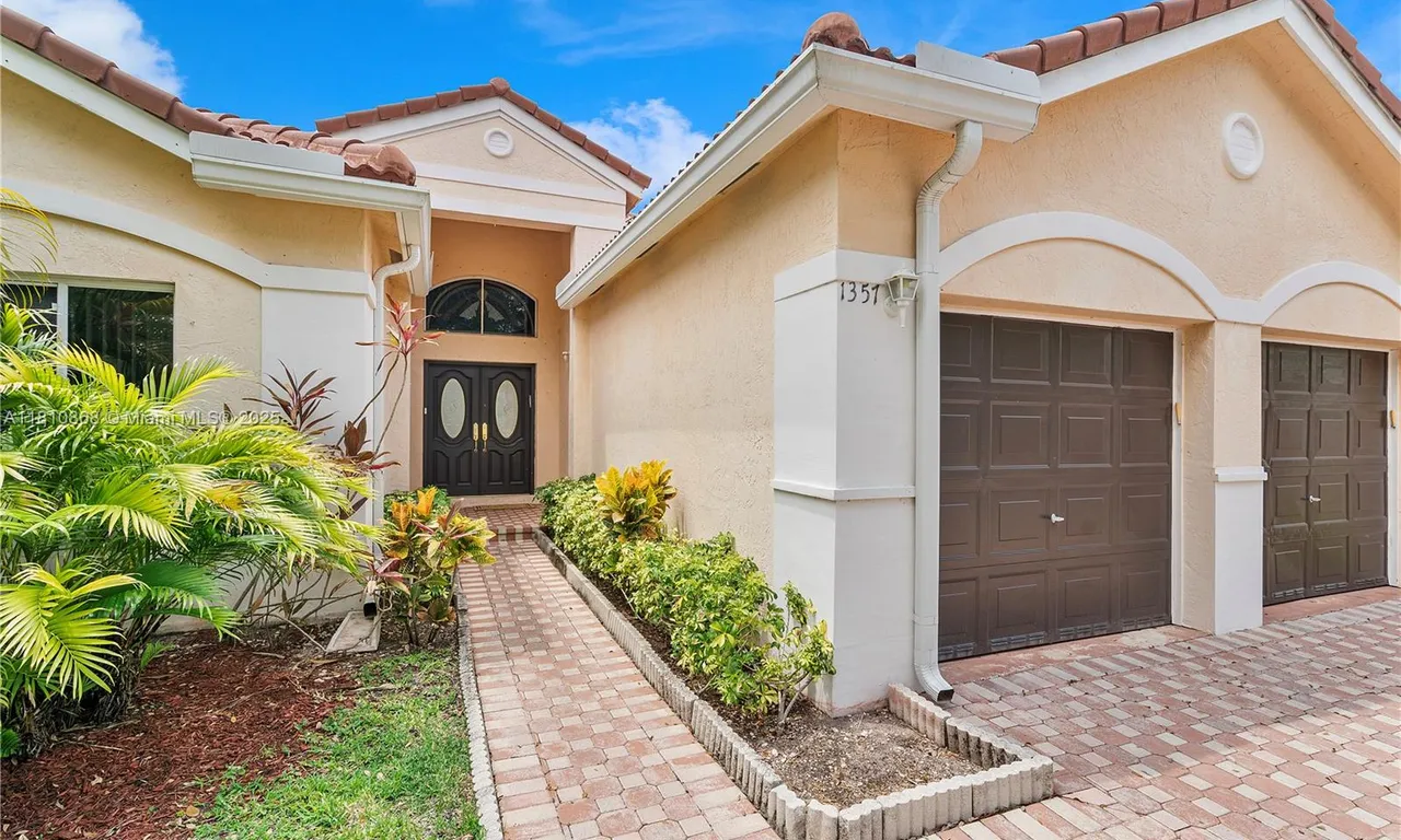 1357 Camellia Ln, Weston FL 33326