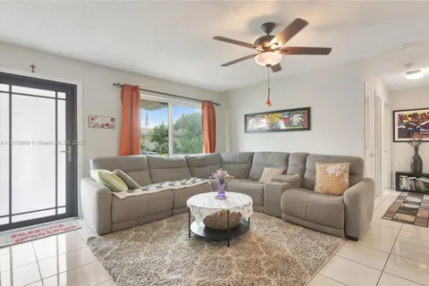5723 NW 69th Ave, Tamarac FL 33321