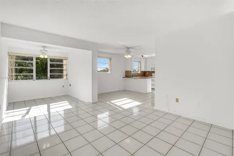 325 NW 72nd Ave # 301, Miami FL 33126