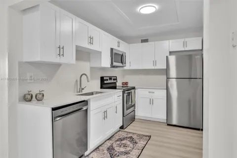 16465 NE 22nd Ave # 502, North Miami Beach FL 33160