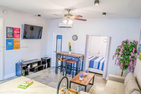 824 NE 4th St # 4, Fort Lauderdale FL 33301