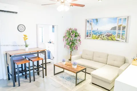 824 NE 4th St # 4, Fort Lauderdale FL 33301