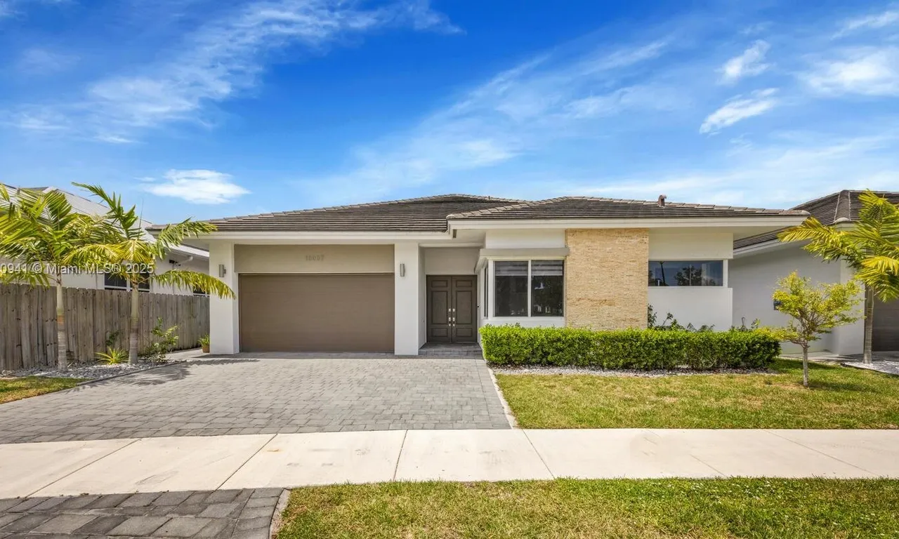 15037 SW 174th St, Miami FL 33187