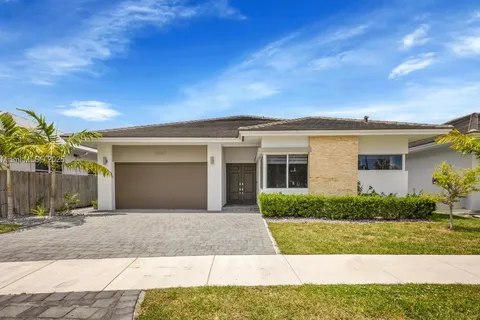 15037 SW 174th St, Miami FL 33187
