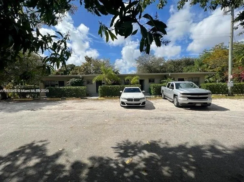 5600 NE 1st Ave # 1, Miami FL 33137