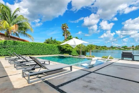 8900 SW 192nd Dr, Cutler Bay FL 33157