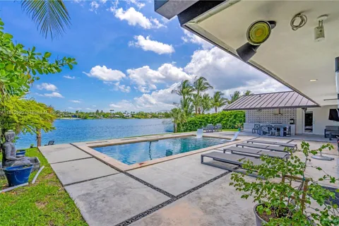 8900 SW 192nd Dr, Cutler Bay FL 33157