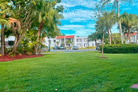 296 Racquet Club Rd # 104, Weston FL 33326