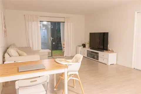 2200 S Cypress Bend Dr # 204, Pompano Beach FL 33069