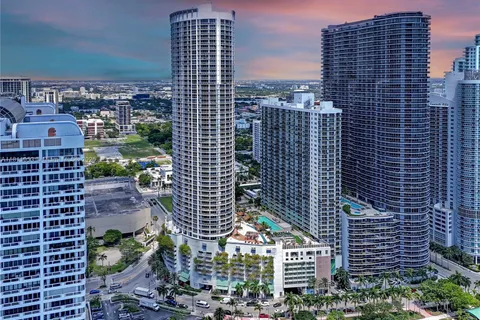 1750 N Bayshore Dr # 5214, Miami FL 33132