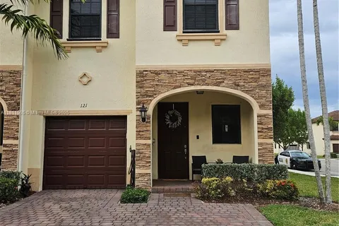 121 SE 33rd Ter # 121, Homestead FL 33033