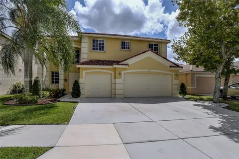 4322 Fox Ridge Dr, Weston FL 33331