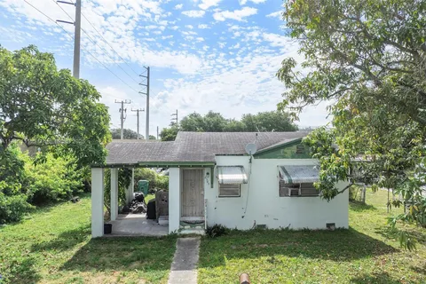 6545 NW 6th Ave, Miami FL 33150