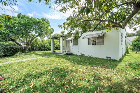 6545 NW 6th Ave, Miami FL 33150