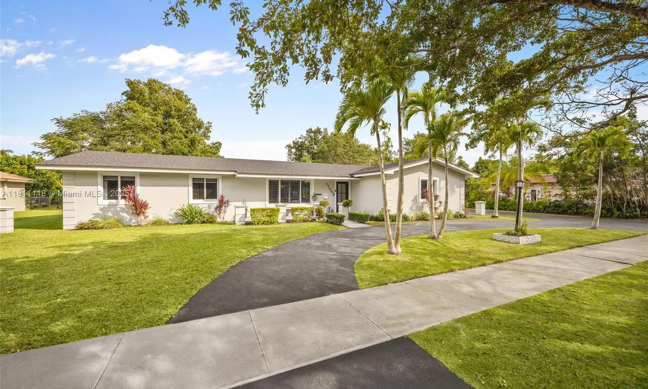 17243 SW 87th Ave, Palmetto Bay FL 33157