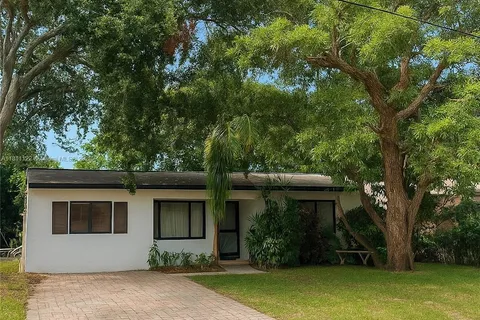 722 SW 10th St, Hallandale Beach FL 33009