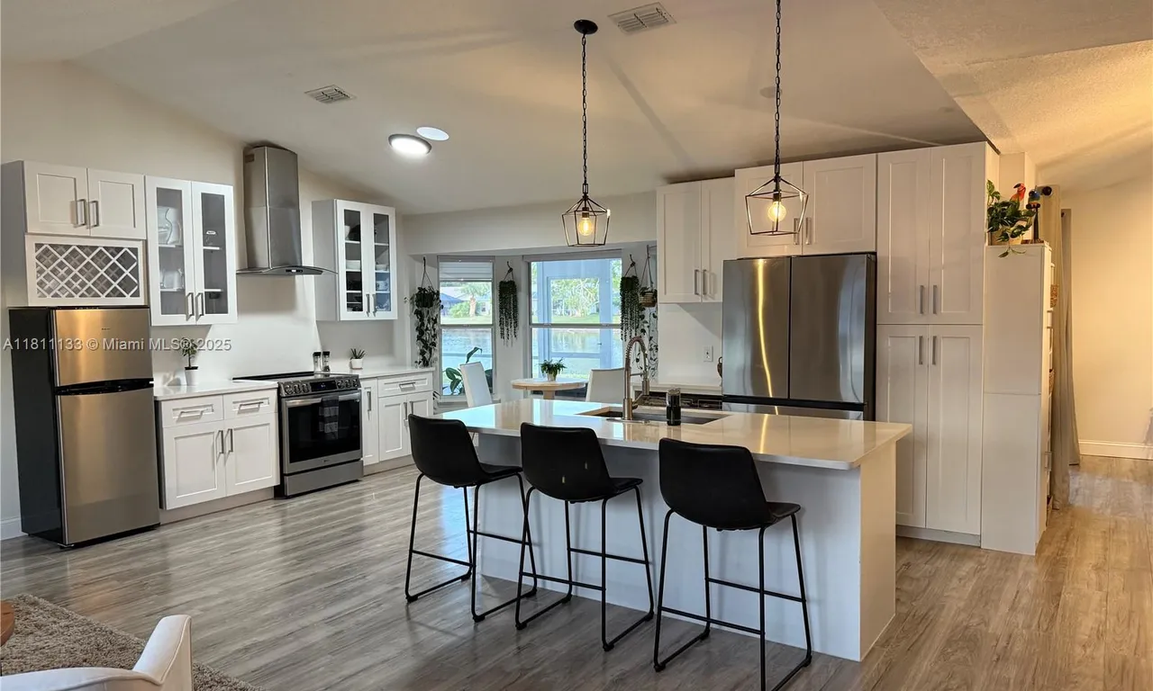 896 Hunters Creek Dr, West Melbourne FL 32935