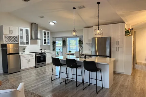896 Hunters Creek Dr, West Melbourne FL 32935