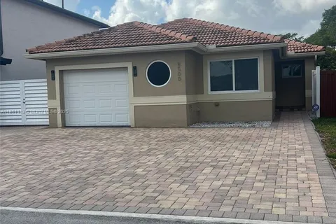 8500 NW 196th Ter # 8500, Hialeah FL 33015