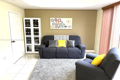 15222 SW 30th Ter, Miami FL 33185
