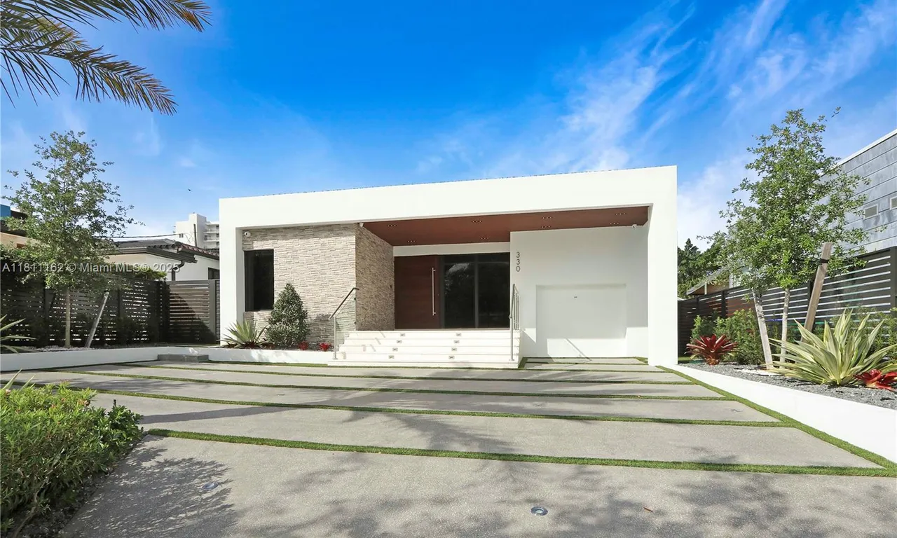 330 SW 19th Rd, Miami FL 33129