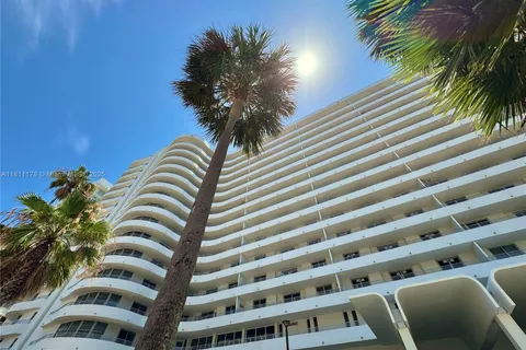 5555 Collins Ave # 6E, Miami Beach FL 33140