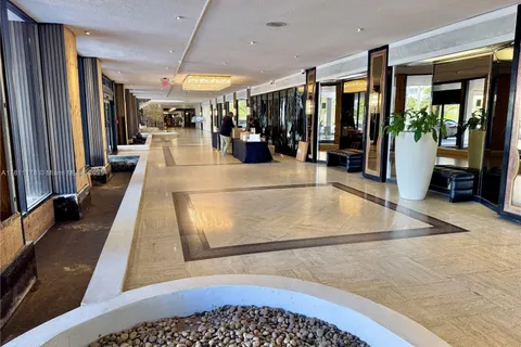 5555 Collins Ave # 6E, Miami Beach FL 33140