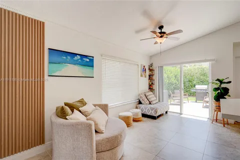 1482 Canary Island Dr, Weston FL 33327