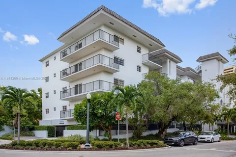 2455 Flamingo Dr # 201, Miami Beach FL 33140