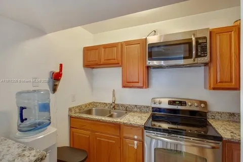 2455 Flamingo Dr # 201, Miami Beach FL 33140
