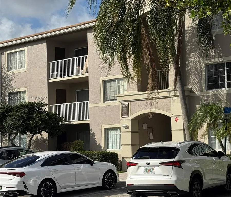 5005 Wiles Rd # 205, Coconut Creek FL 33073