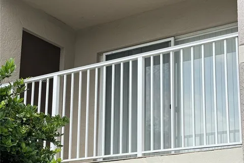 5005 Wiles Rd # 205, Coconut Creek FL 33073
