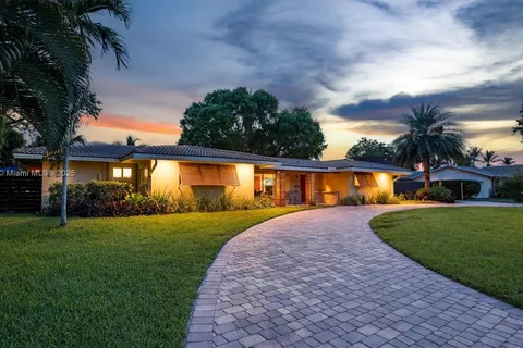 901 W Tropical Way, Plantation FL 33317