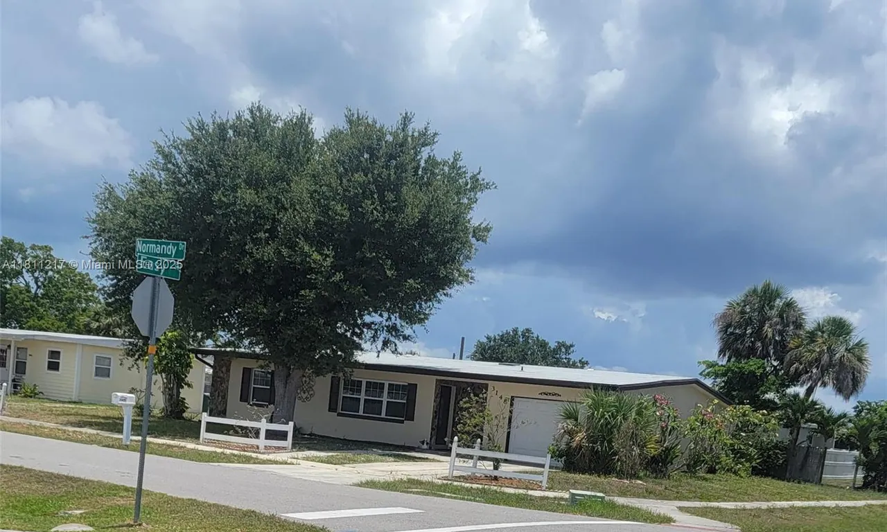 3148 Normandy Dr, Port Charlotte FL 33952