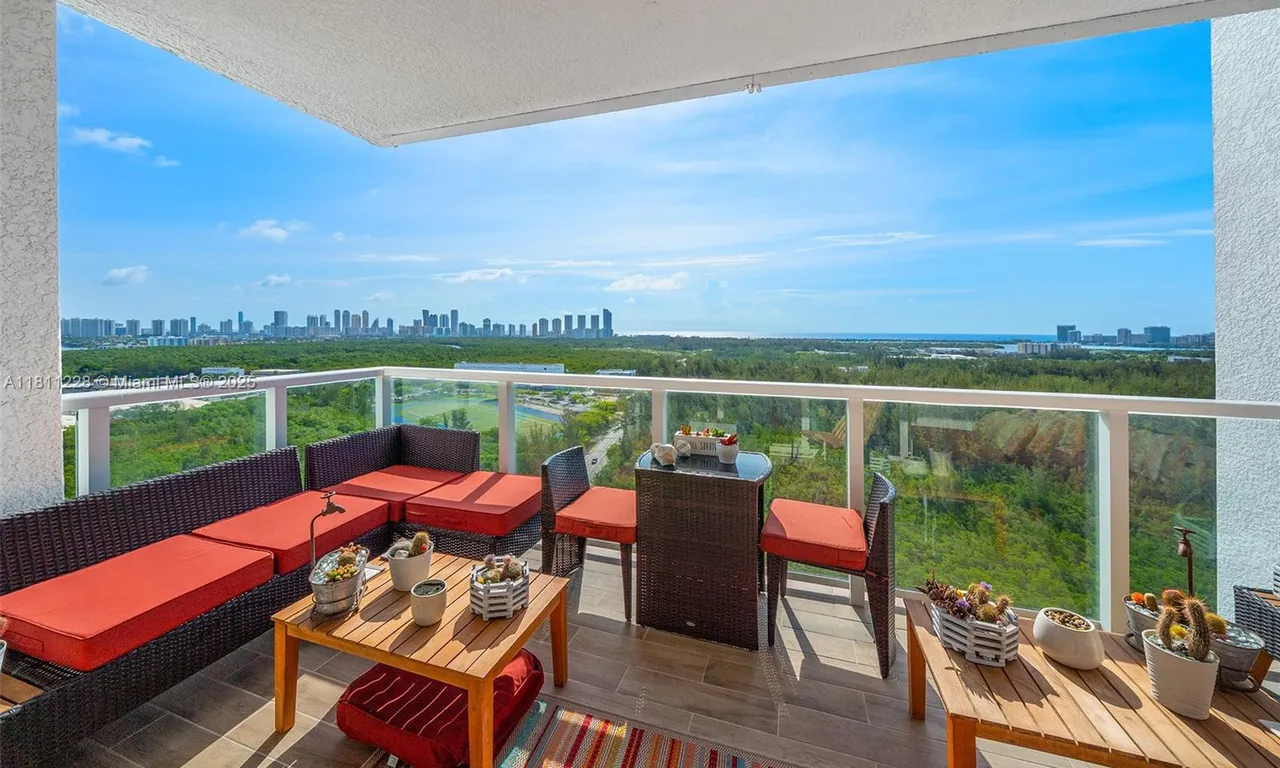 15051 Royal Oaks Ln # 2101, North Miami FL 33181